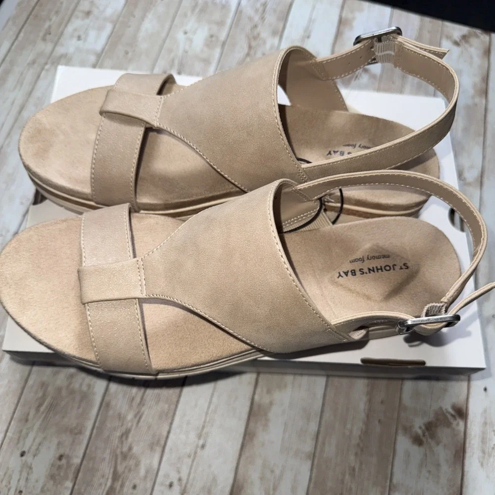 St. John's Bay Womens Sz 9.5 M Stanvick Slingback Flat Sandals Beige Memory Foam